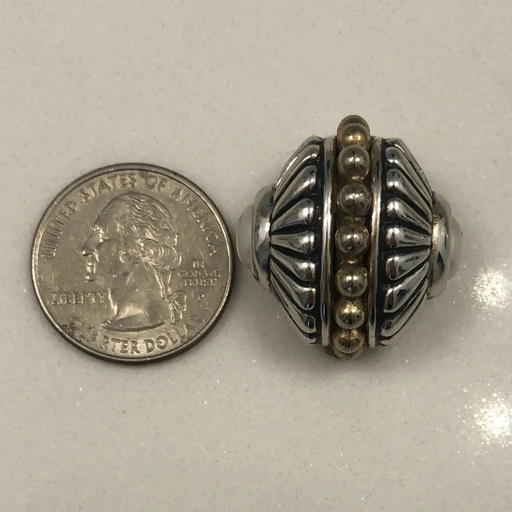Vintage Shell Silver Earring - Picture 5 of 6